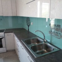 Aegean View Villa 9 Aegean View Villa – Κουζίνα με βασικές ηλεκτρικές συσκευές και σκεύη