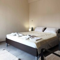 Castle View Superior Καβάλα – υπνοδωμάτιο με ντουλάπα και καθρέφτη