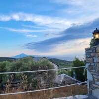 Kaliva Luxury Villa 9 Kaliva Luxury Villa – Πέργκολα με φωτάκια και σκίαση δίπλα στις ελιές