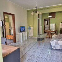 Old Town Apartment 2 Ευρύχωρο σαλόνι με καθιστικό και τραπεζαρία σε διαμέρισμα στην Καβάλα