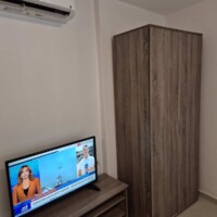 Τηλεόραση, ντουλάπα και κλιματισμός στο Blue Apartment Kavala